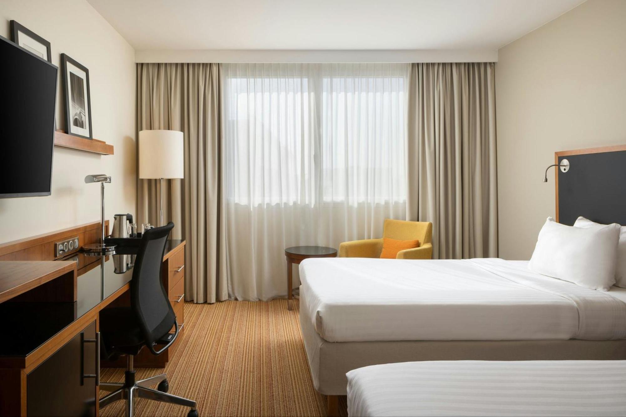 Courtyard By Marriott Toulouse Airport Exterior foto